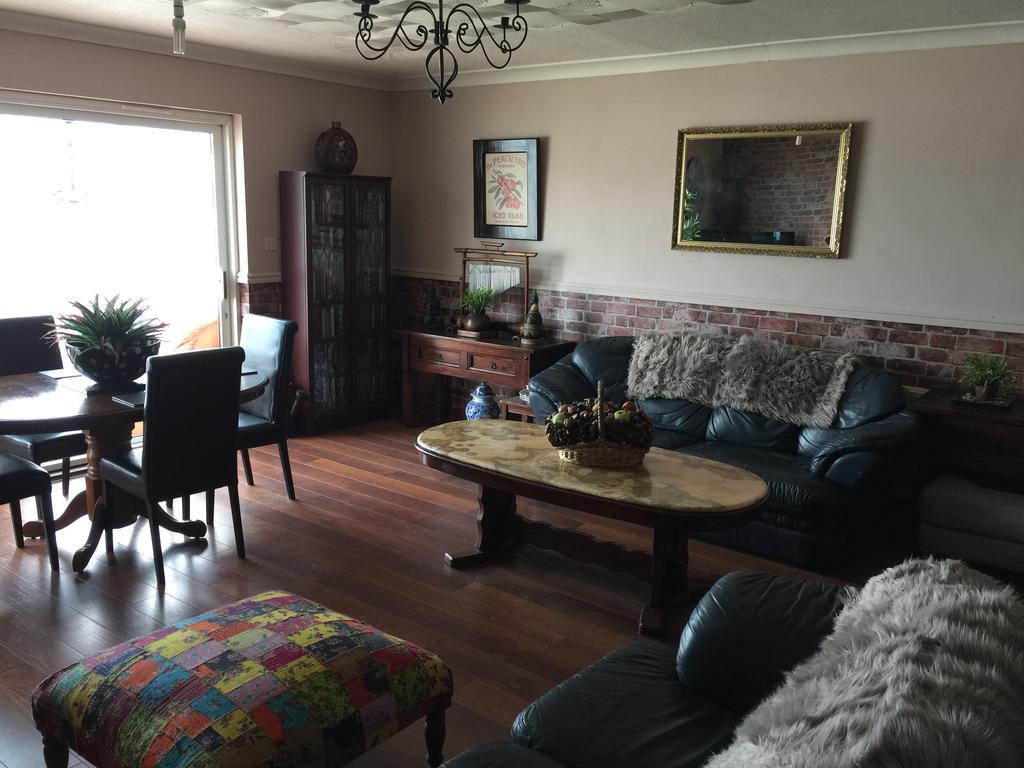 Lakeland Guest House Pembroke Dock Buitenkant foto