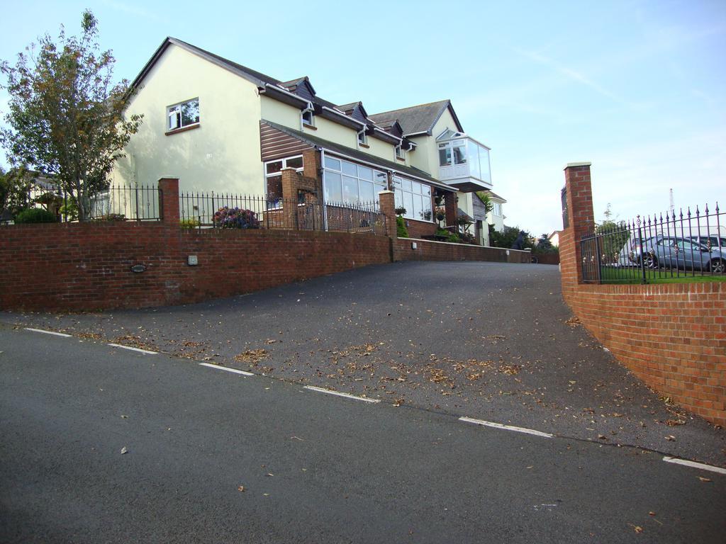 Lakeland Guest House Pembroke Dock Buitenkant foto