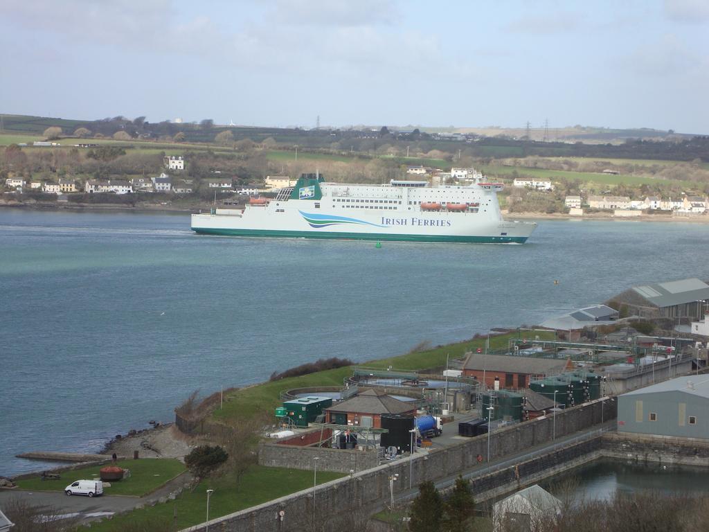 Lakeland Guest House Pembroke Dock Buitenkant foto