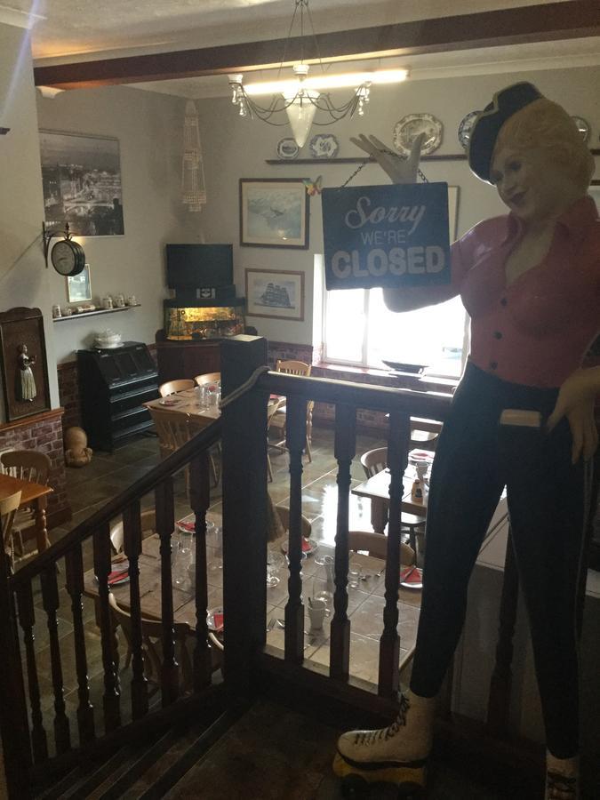 Lakeland Guest House Pembroke Dock Buitenkant foto