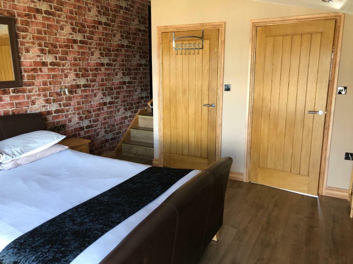 Lakeland Guest House Pembroke Dock Buitenkant foto